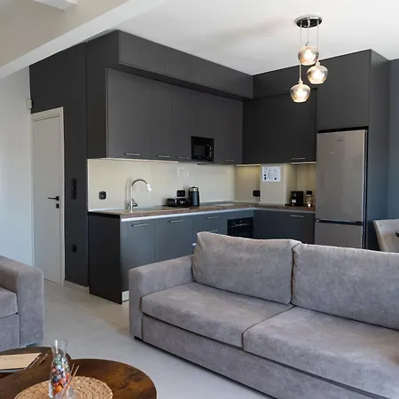 Modern & Spacious 8th-floor With Large Balcony Apartament