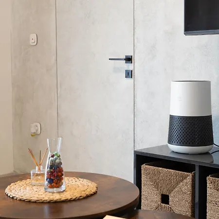 Modern & Spacious 8Th-Floor Apartment With Large Balcony アパート *