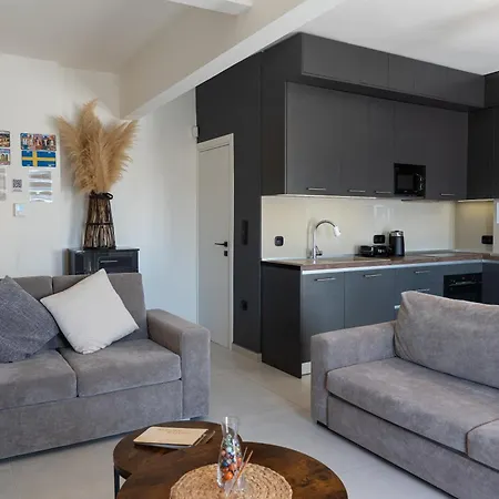 Elegant, Modern & Spacious In With Balcony 塞萨洛尼基