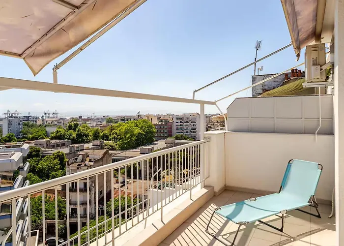 Modern Spacious 8th-floor With Large Balcony 1 Min To Metro Saloniki