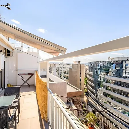 Elegant, Modern & Spacious In With Balcony *