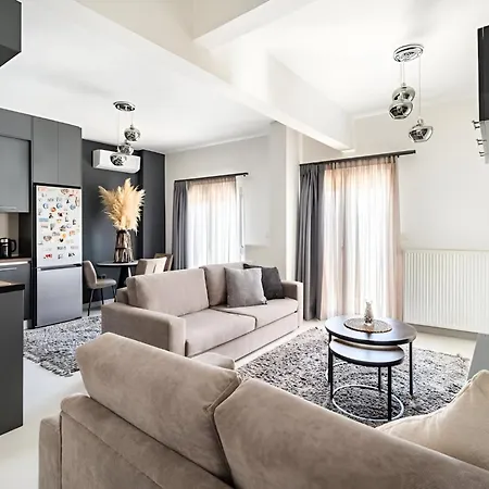 Elegant, Modern & Spacious In With Balcony Thessaloniki