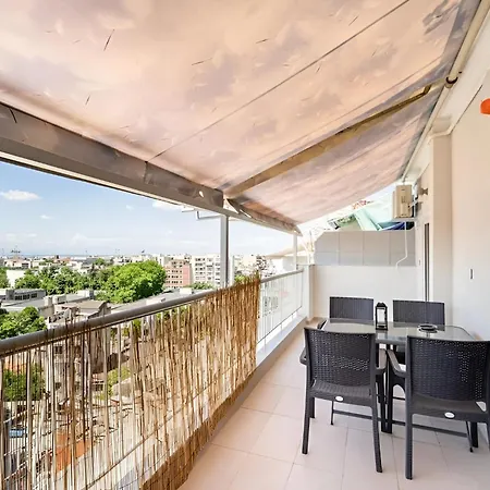 Elegant, Modern & Spacious In With Balcony