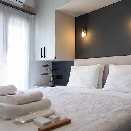 Modern Spacious 8th-floor With Large Balcony 1 Min To Metro テッサロニキ