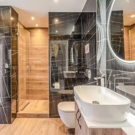 Modern Spacious 8th-floor With Large Balcony 1 Min To Metro Appartement