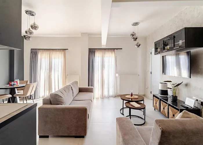 Modern Spacious 8th-floor With Large Balcony 1 Min To Metro * 테살로니키